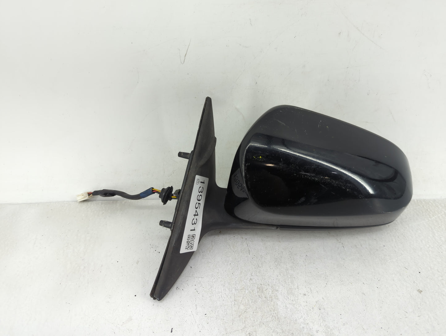 2012-2014 Toyota Camry Driver Side View Mirror - Left Door Mirror OEM Used - Oemusedautoparts1.com