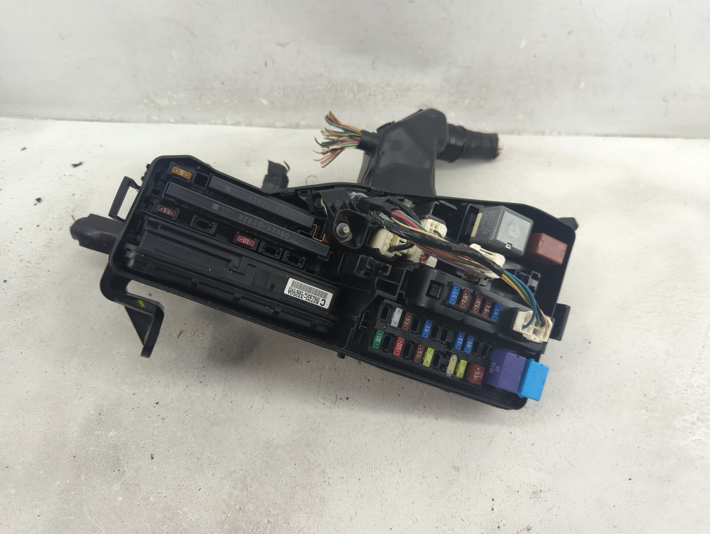 2012-2017 Toyota Camry Fusebox Fuse Box Panel Relay Module P/N:82662-06190 Fits Fits 2012 2013 2014 2015 2016 2017 OEM Used 