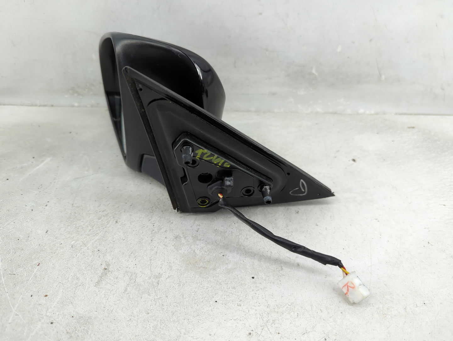 2012-2014 Toyota Camry Driver Side View Mirror - Left Door Mirror OEM Used - Oemusedautoparts1.com