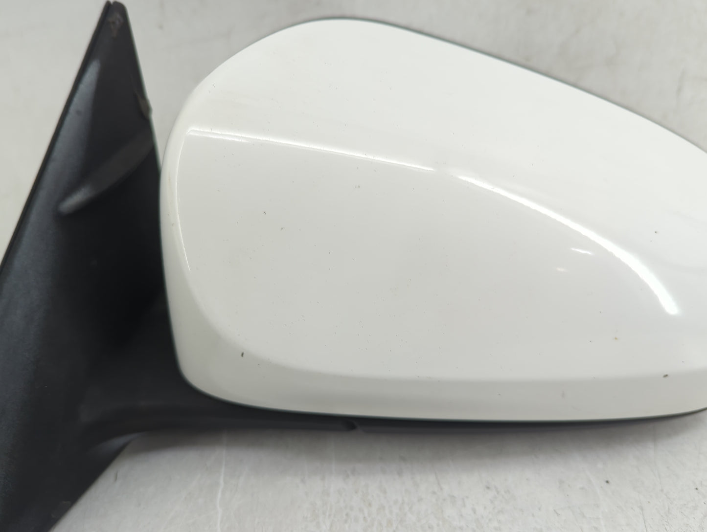 2012-2014 Toyota Camry Driver Side View Mirror - Left Door Mirror OEM Used - Oemusedautoparts1.com