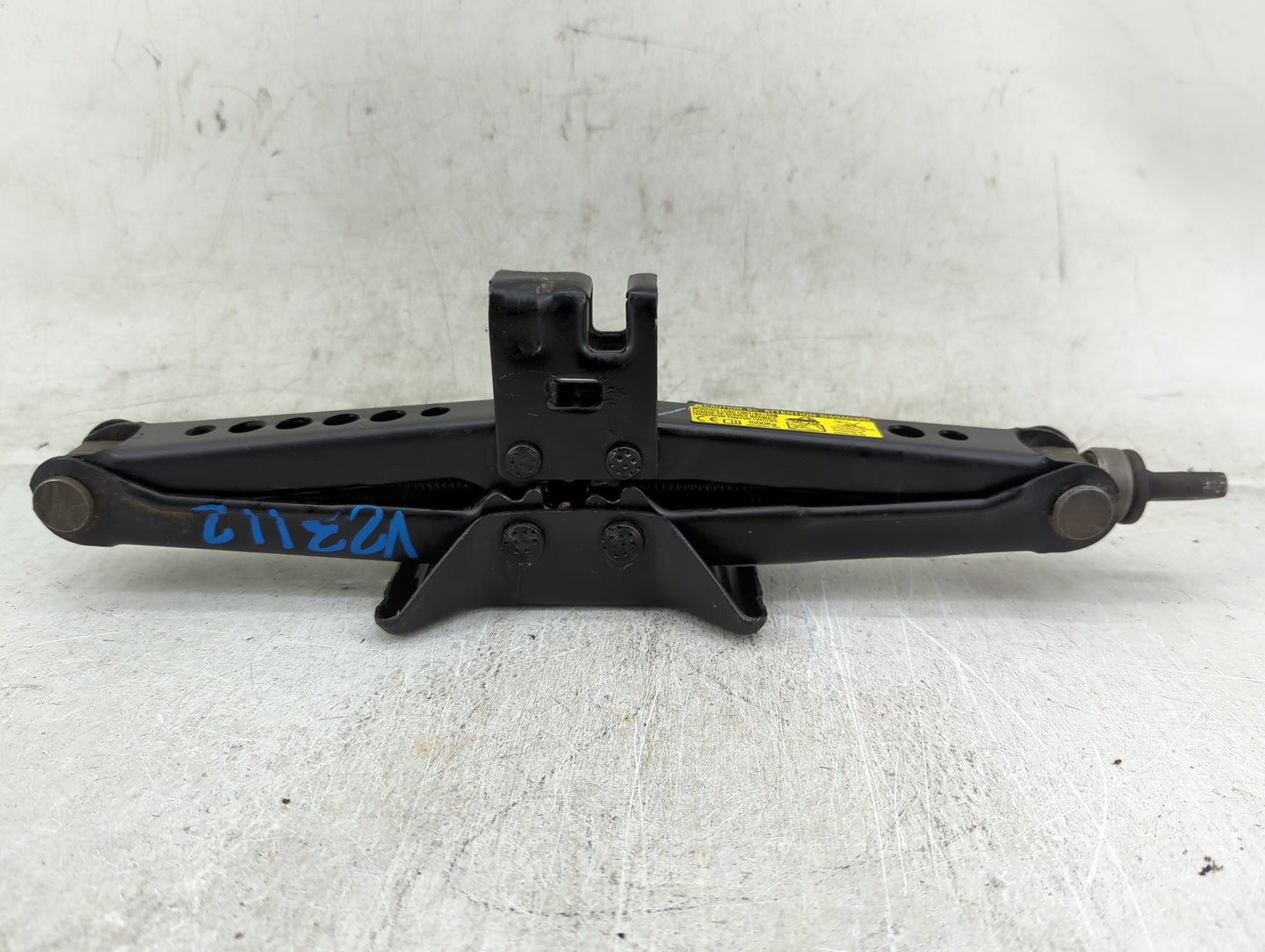2014 Toyota Camry Spare Scissor Car Jack - Oemusedautoparts1.com