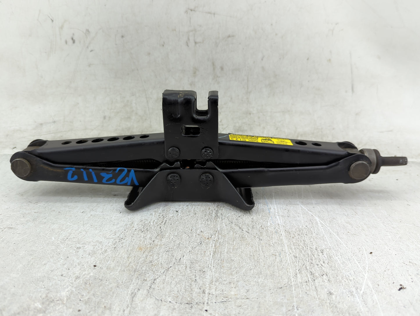 2014 Toyota Camry Spare Scissor Car Jack - Oemusedautoparts1.com