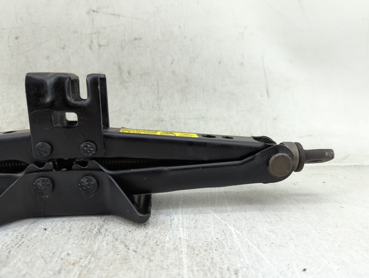 2014 Toyota Camry Spare Scissor Car Jack 1431839 - Oemusedautoparts1.com
