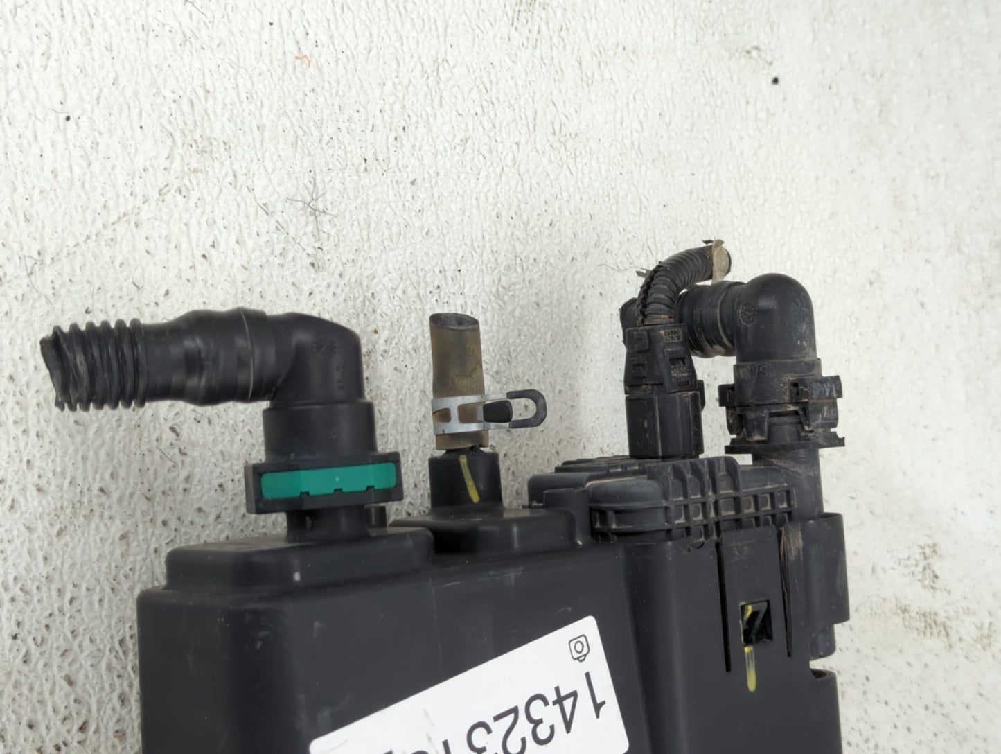 2014 Toyota Camry Fuel Vapor Charcoal Canister 1432318 - Oemusedautoparts1.com