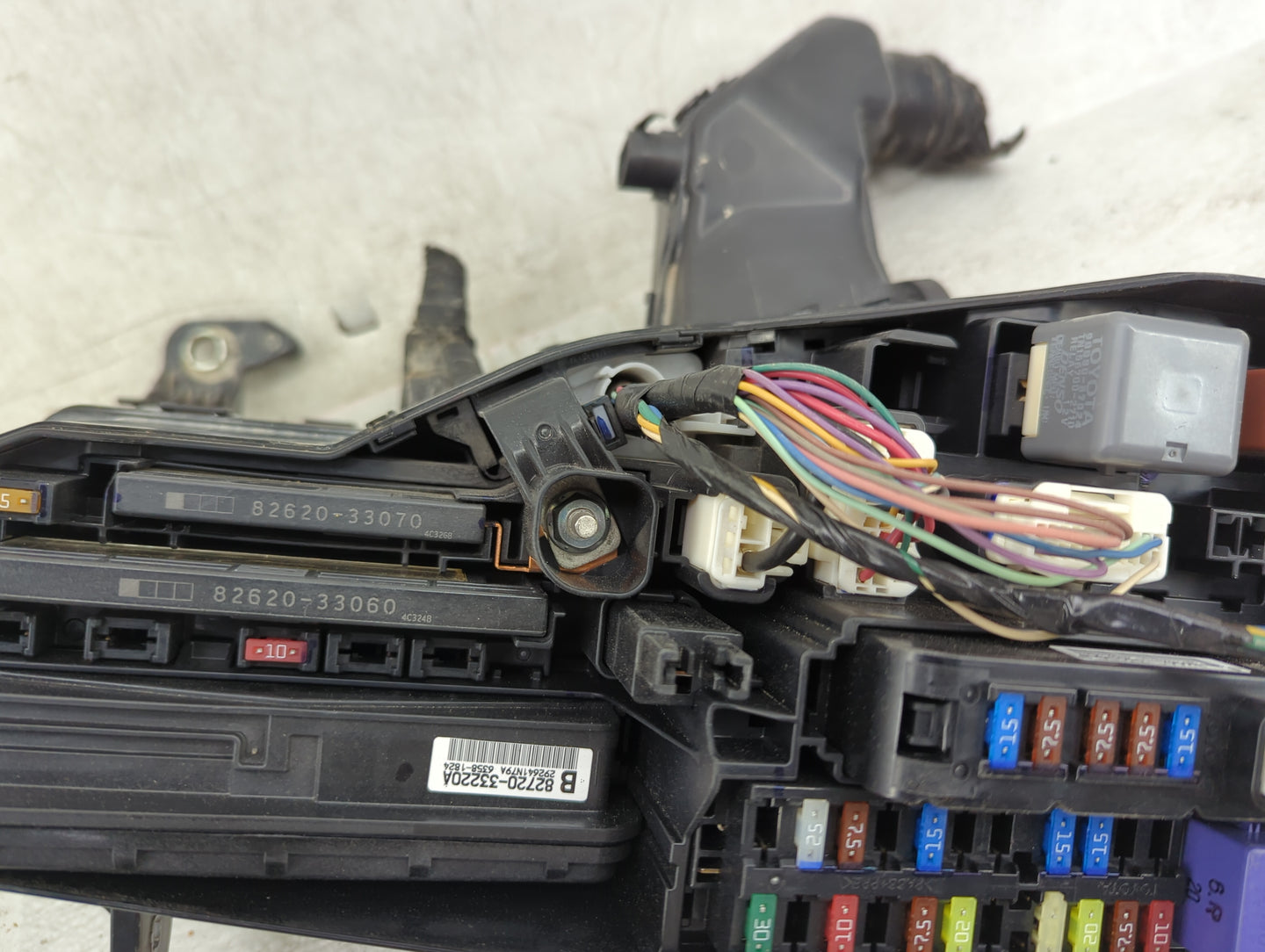 2012-2017 Toyota Camry Fusebox Fuse Box Panel Relay Module P/N:82720-33220A 82620-33070 Fits Fits 2012 2013 2014 2015 2016 2