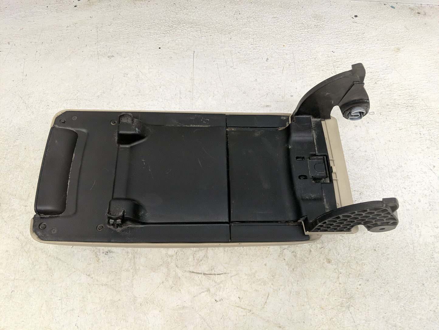 2014 Toyota Camry Center Console Armrest Cover Lid Fits OEM Used Auto Parts - Oemusedautoparts1.com