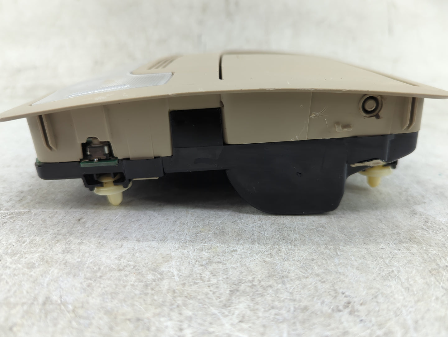 2014 Toyota Camry Overhead Roof Console - Oemusedautoparts1.com