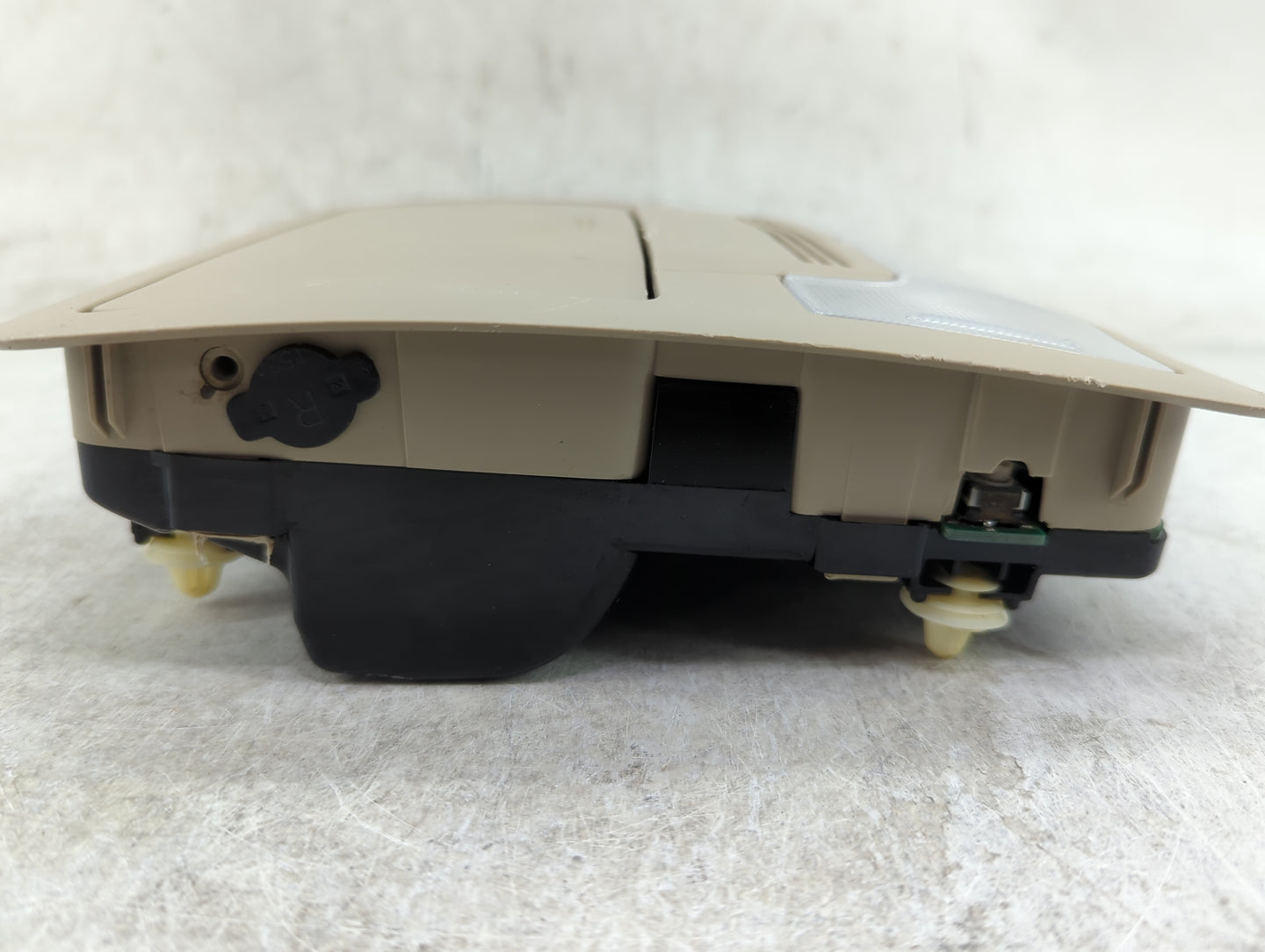 2014 Toyota Camry Overhead Roof Console - Oemusedautoparts1.com