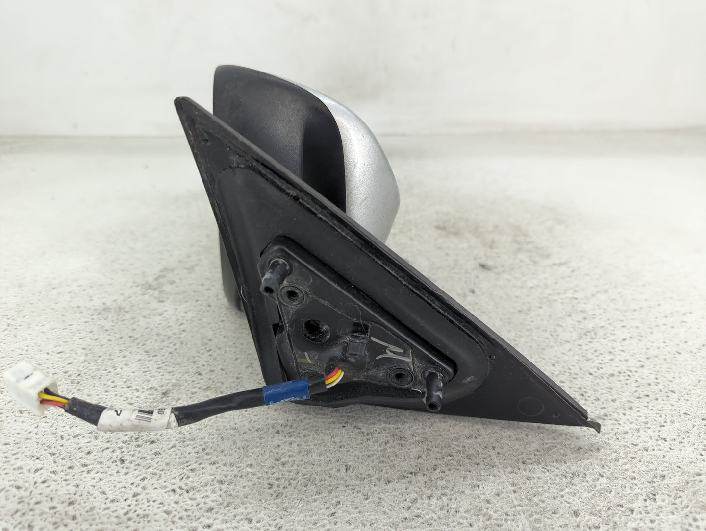 2012-2014 Toyota Camry Driver Side View Mirror - Left Door Mirror OEM Used - Oemusedautoparts1.com