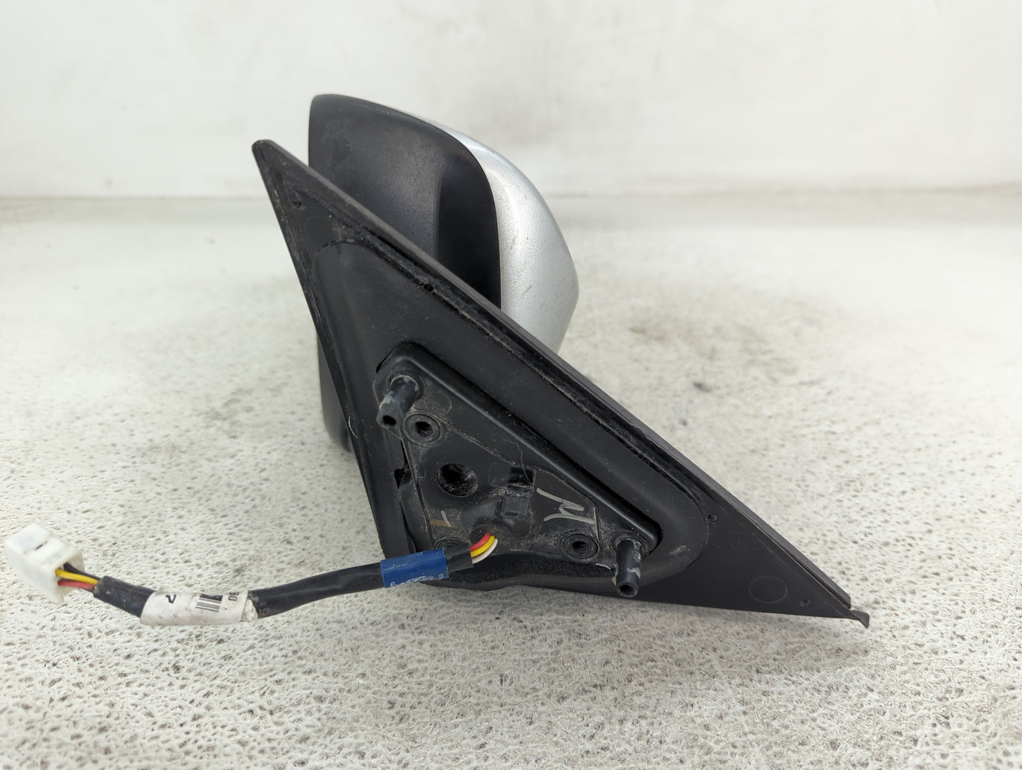 2012-2014 Toyota Camry Driver Side View Mirror - Left Door Mirror OEM Used - Oemusedautoparts1.com