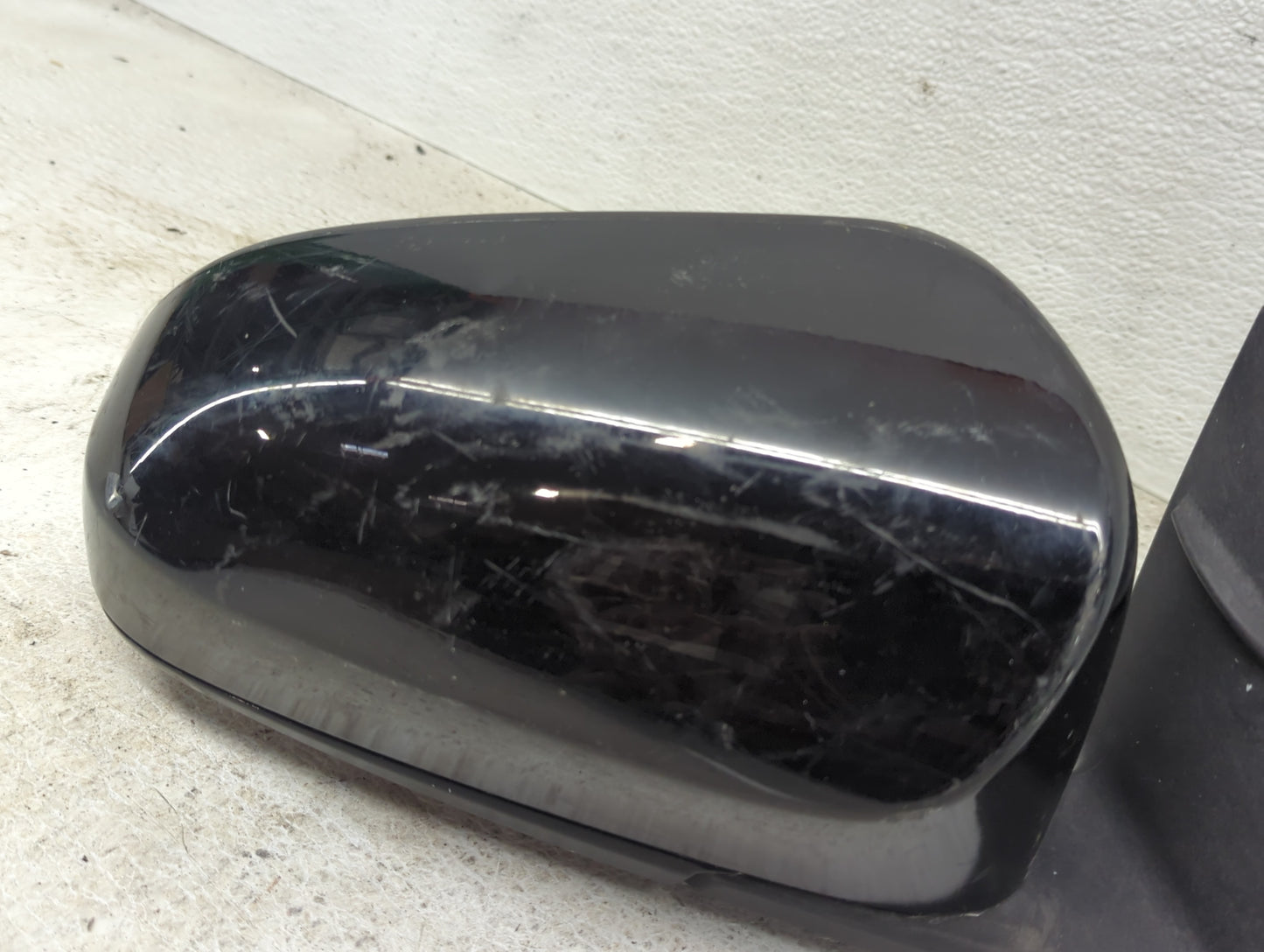 2012-2014 Toyota Camry Passenger Side View Mirror - Right Door Mirror OEM Used - Oemusedautoparts1.com