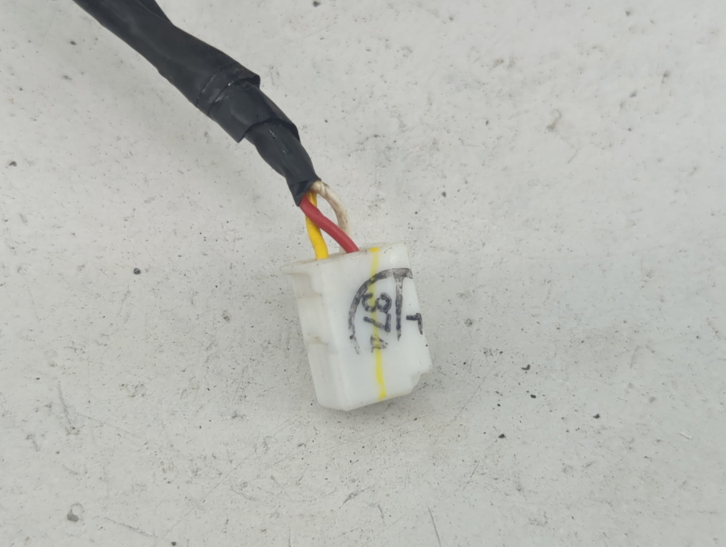 2012-2014 Toyota Camry Passenger Side View Mirror - Right Door Mirror OEM Used - Oemusedautoparts1.com