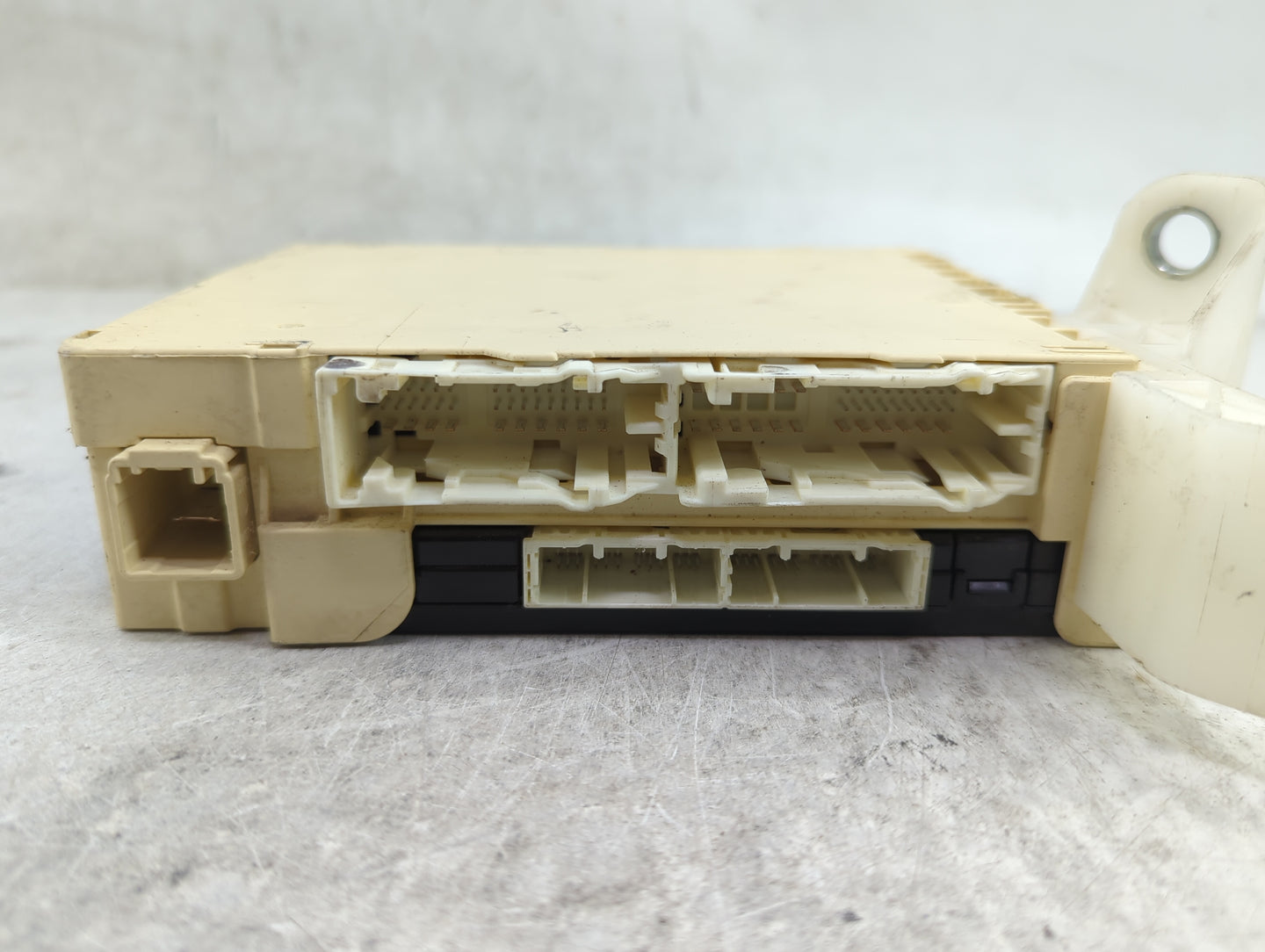 2014 Toyota Camry Multiplex Network Control Module - Oemusedautoparts1.com