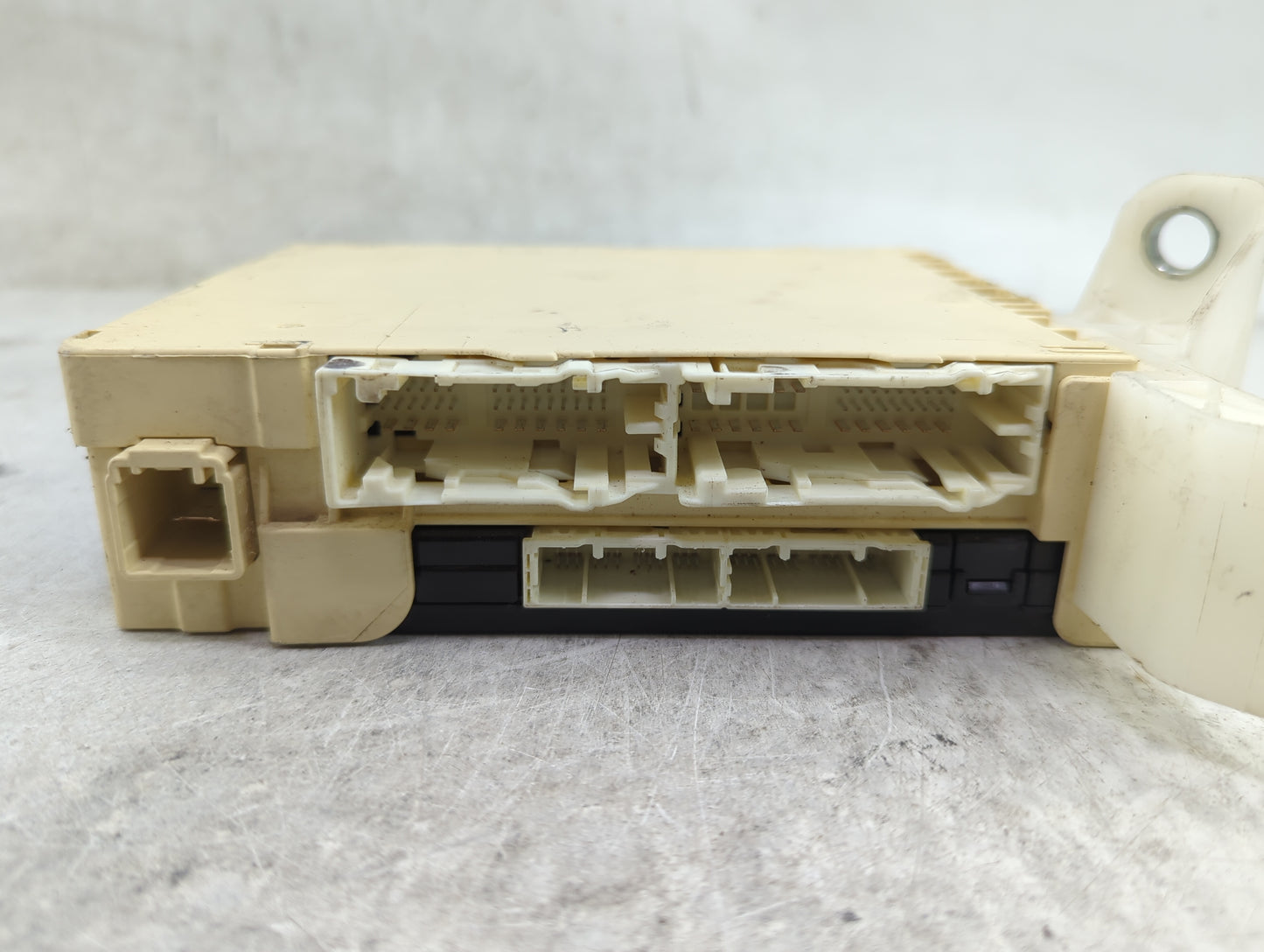 2014 Toyota Camry Multiplex Network Control Module - Oemusedautoparts1.com