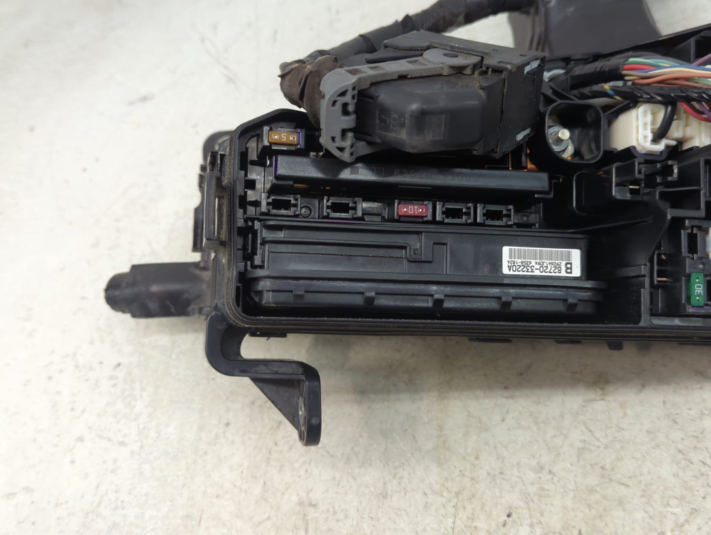 2012-2017 Toyota Camry Fusebox Fuse Box Panel Relay Module P/N:82720-33220A Fits Fits 2012 2013 2014 2015 2016 2017 OEM Used