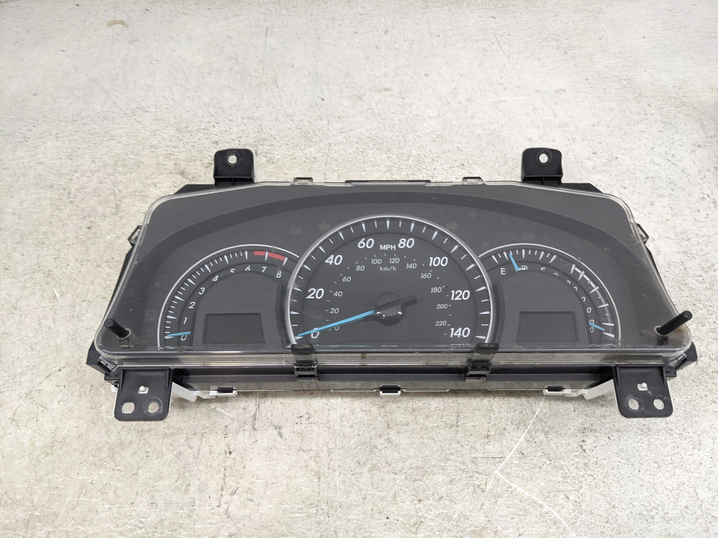 2013-2014 Toyota Camry Instrument Cluster Speedometer Gauges P/N:83800-0X620-00 TN157560-2981 Miles:147K Fits Fits 2013 2014
