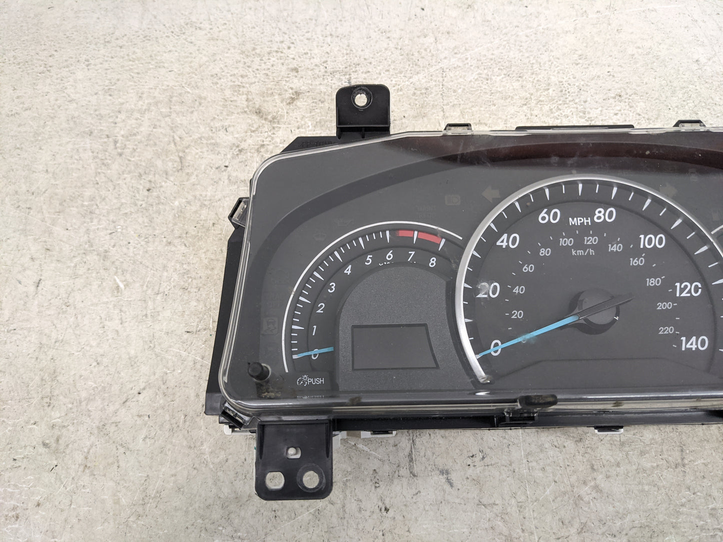 2013-2014 Toyota Camry Instrument Cluster Speedometer Gauges P/N:83800-0X620-00 TN157560-2981 Miles:147K Fits Fits 2013 2014