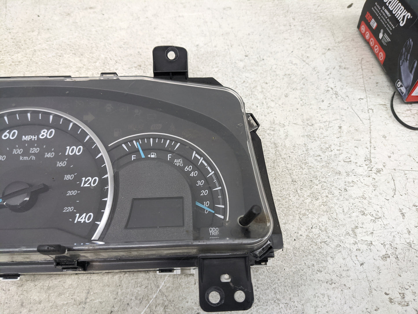 2013-2014 Toyota Camry Instrument Cluster Speedometer Gauges P/N:83800-0X620-00 TN157560-2981 Miles:147K Fits Fits 2013 2014