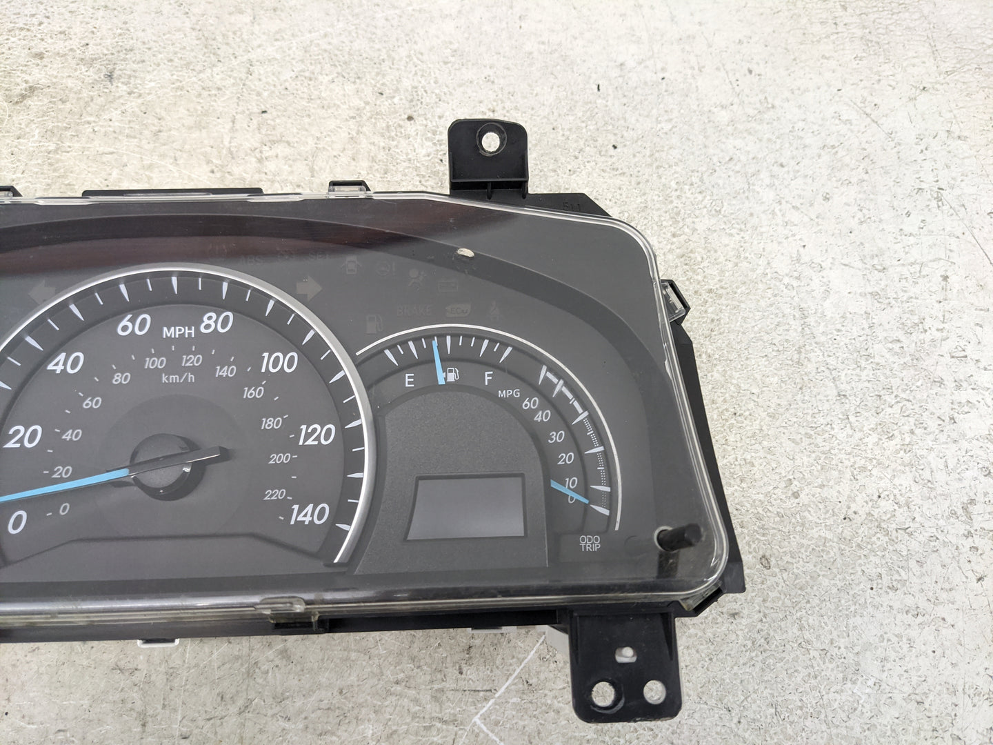 2013-2014 Toyota Camry Instrument Cluster Speedometer Gauges P/N:83800-0X620-00 TN157560-2980 Miles:119K Fits Fits 2013 2014