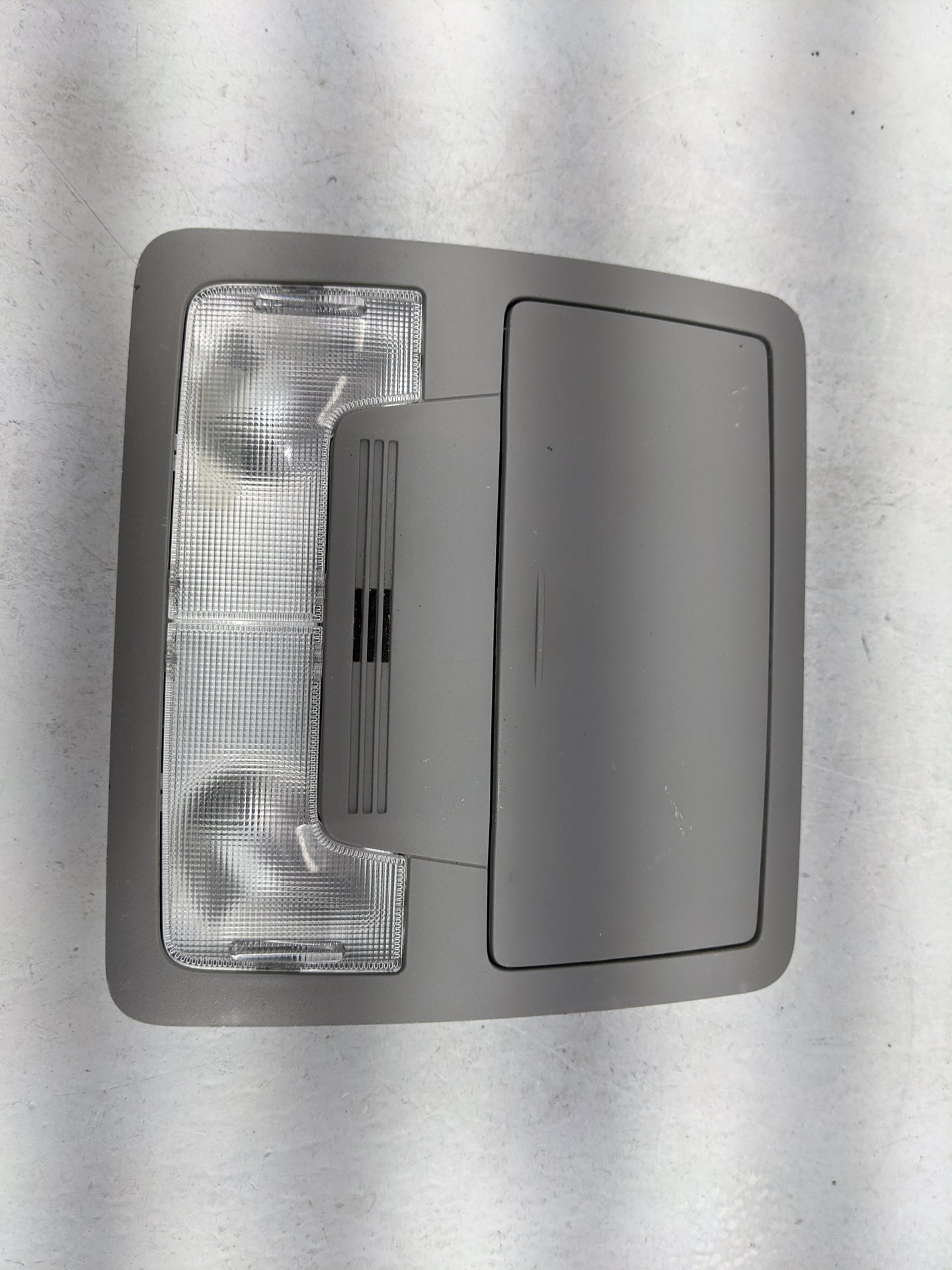 2014 Toyota Camry Overhead Roof Console Gray 1467614 - Oemusedautoparts1.com
