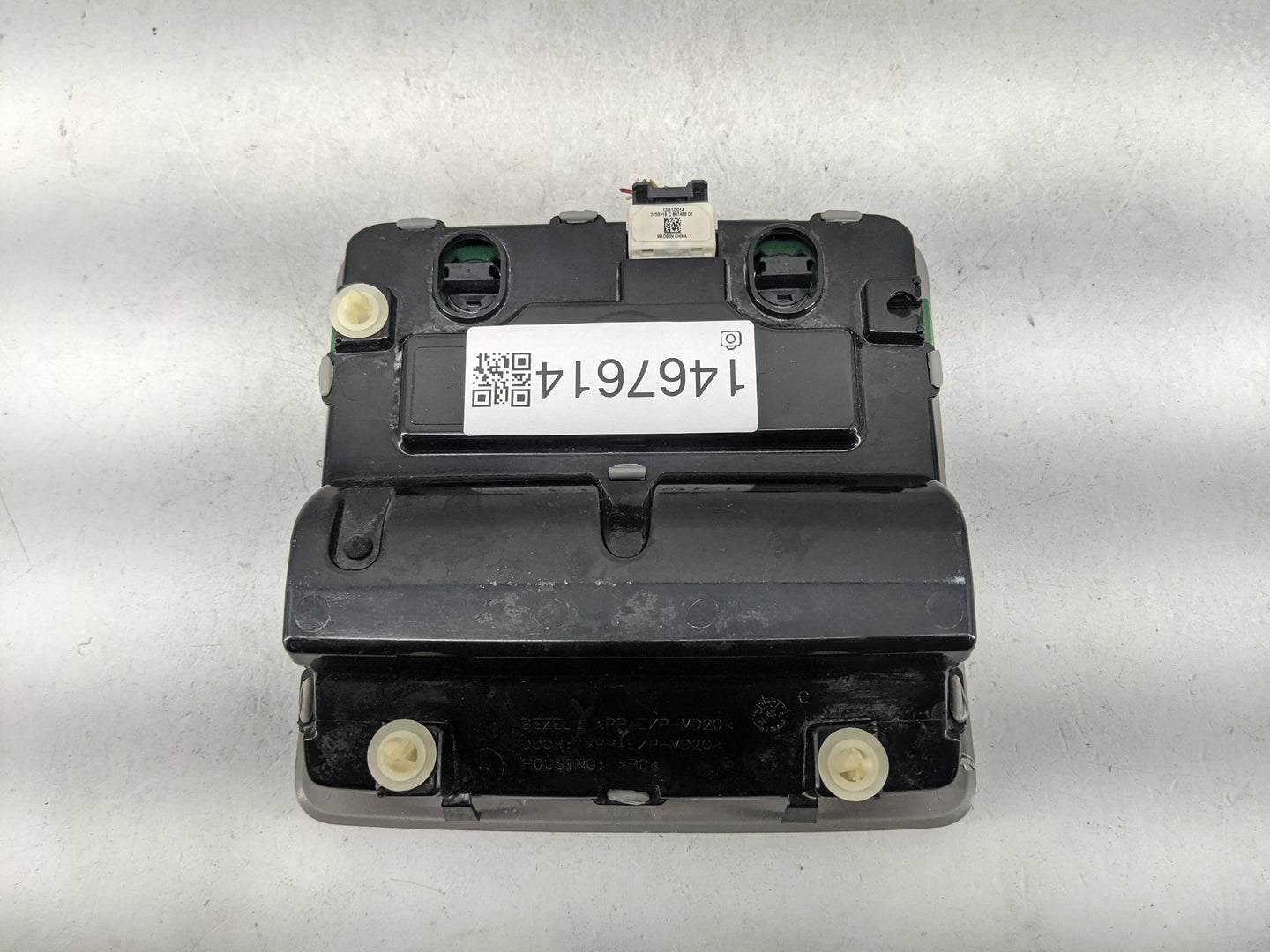 2014 Toyota Camry Overhead Roof Console Gray 1467614 - Oemusedautoparts1.com