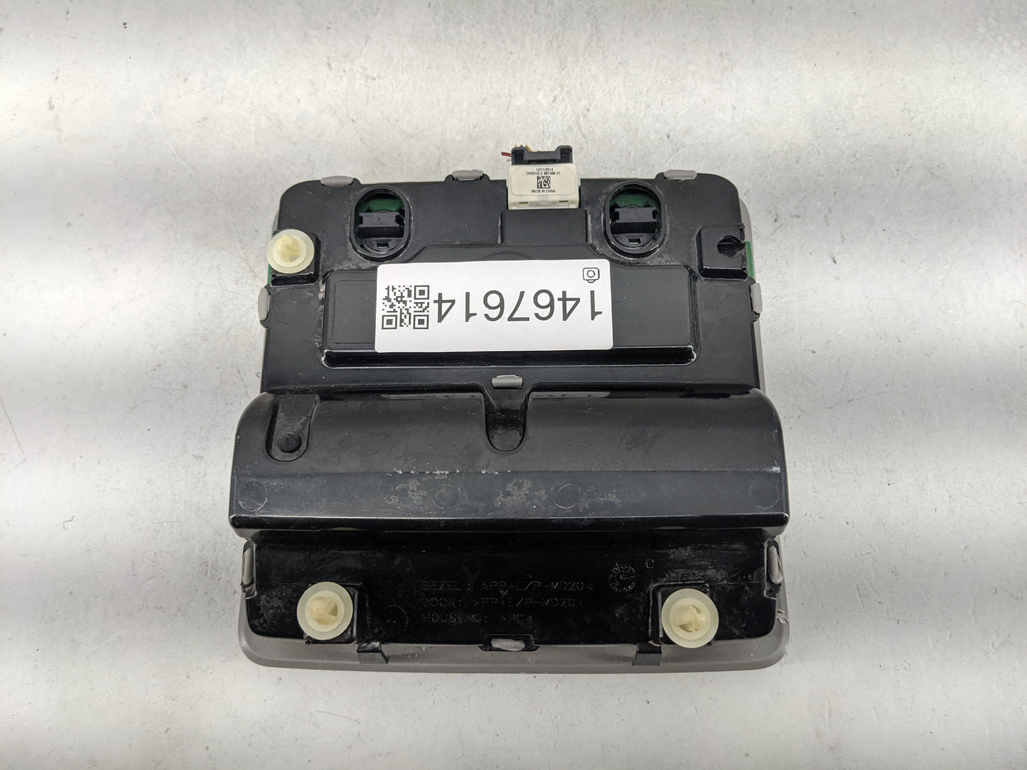 2014 Toyota Camry Overhead Roof Console Gray 1467614 - Oemusedautoparts1.com