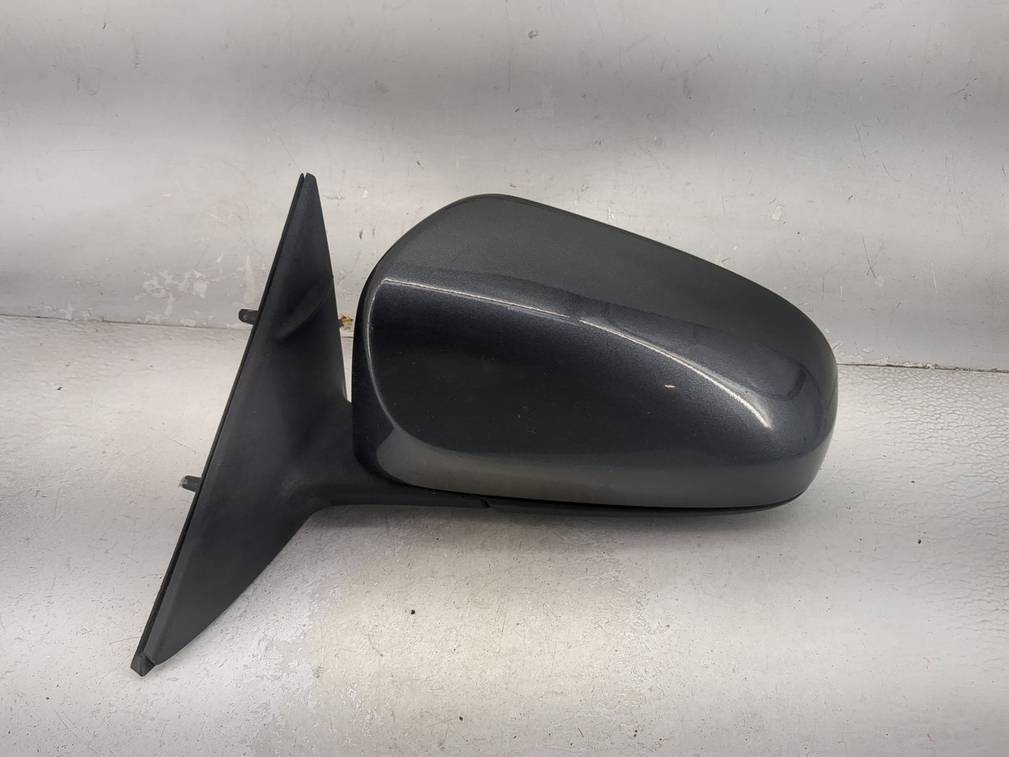 2012-2014 Toyota Camry Driver Side View Mirror - Left Door Mirror OEM Used - Oemusedautoparts1.com