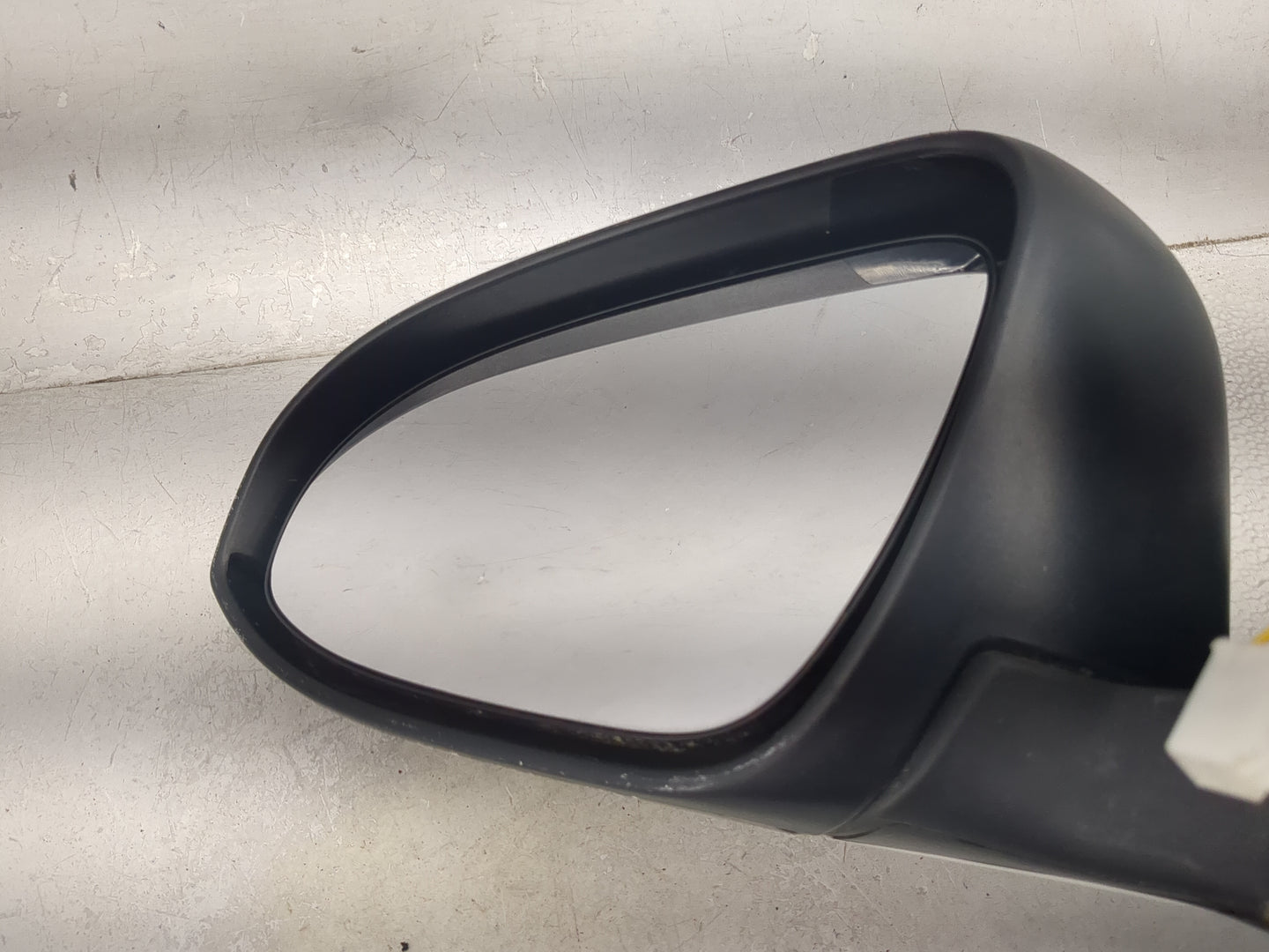 2012-2014 Toyota Camry Driver Side View Mirror - Left Door Mirror OEM Used - Oemusedautoparts1.com