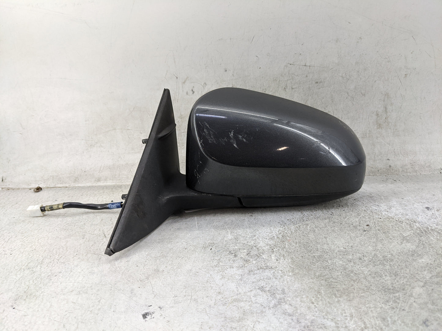 2012-2014 Toyota Camry Driver Side View Mirror - Left Door Mirror OEM Used - Oemusedautoparts1.com