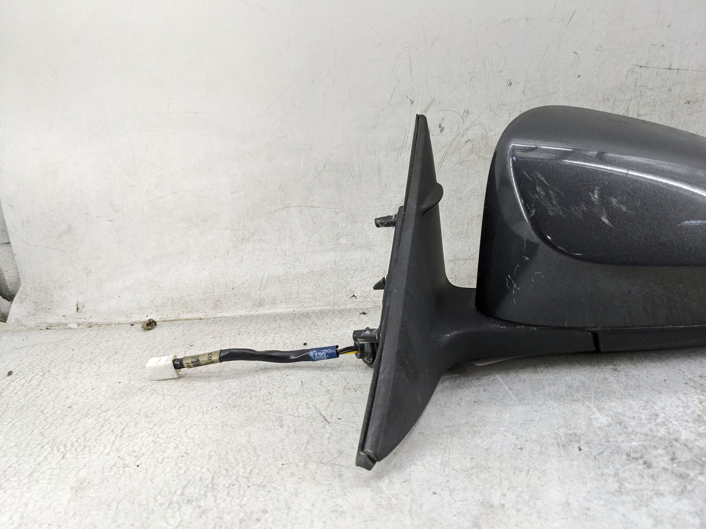 2012-2014 Toyota Camry Driver Side View Mirror - Left Door Mirror OEM Used - Oemusedautoparts1.com
