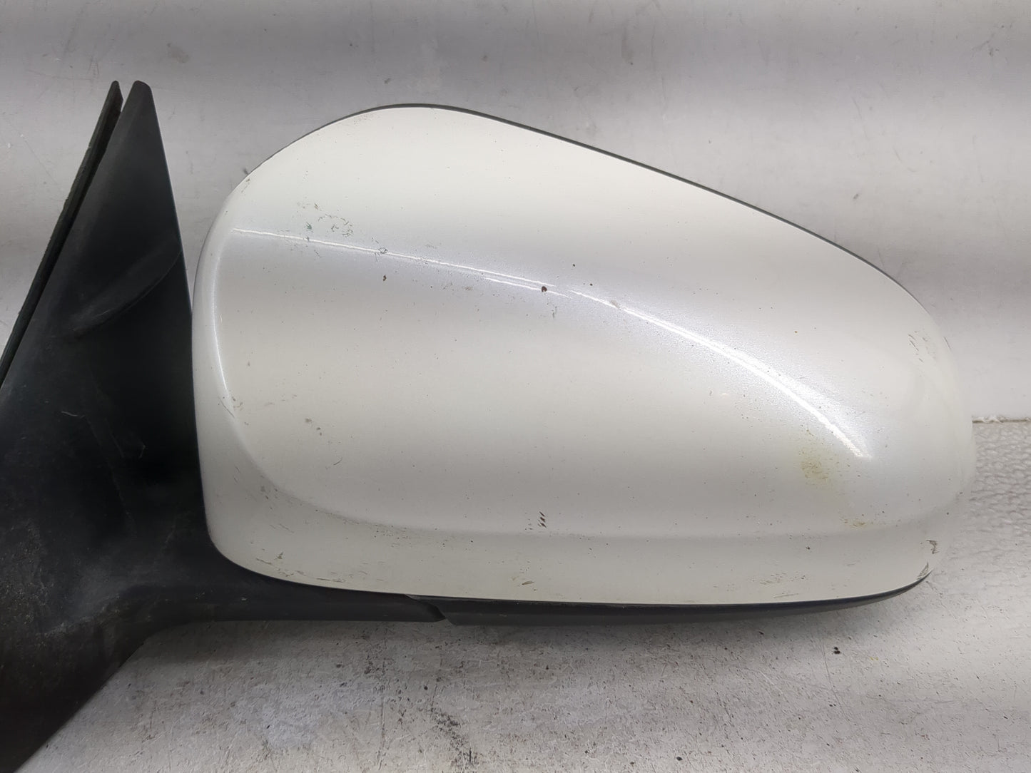 2012-2014 Toyota Camry Driver Side View Mirror - Left Door Mirror OEM Used - Oemusedautoparts1.com