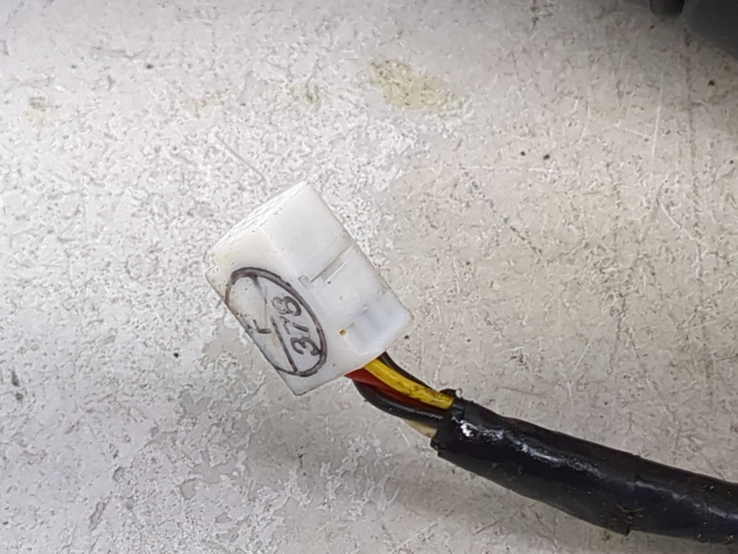 2012-2014 Toyota Camry Driver Side View Mirror - Left Door Mirror OEM Used - Oemusedautoparts1.com