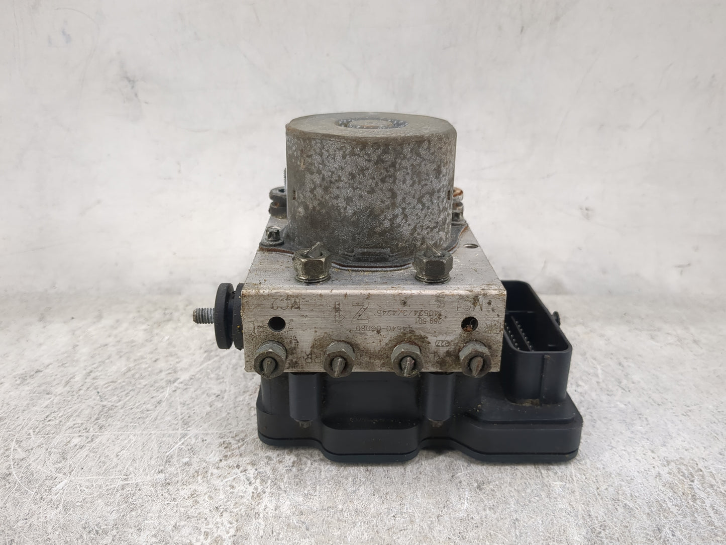 2013-2014 Toyota Camry ABS Pump Control Module Replacement P/N:44540-06080 269501, 89541-06090 Fits Fits 2013 2014 OEM Used 