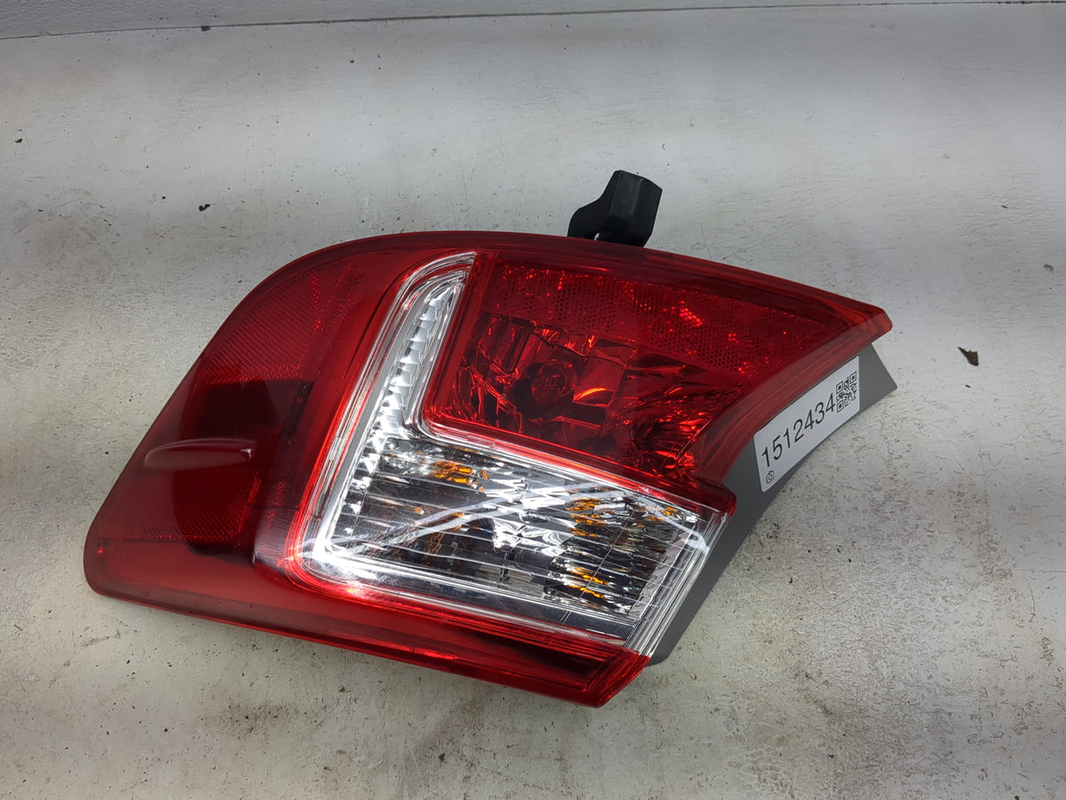 2012-2014 Toyota Camry Passenger Right Side Deck Lid Mounted Tail Light 1512434 - Oemusedautoparts1.com