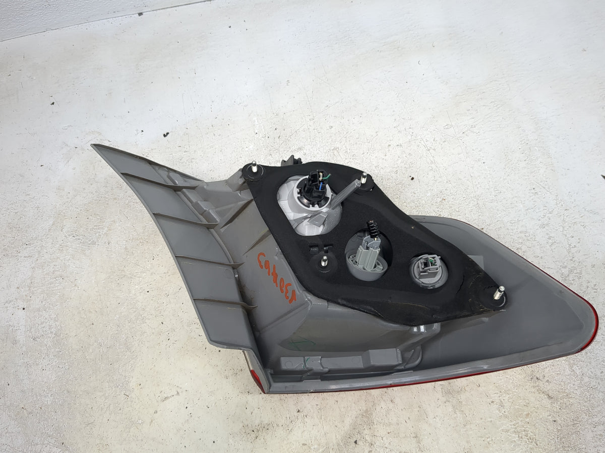 2012-2014 Toyota Camry Passenger Right Side Deck Lid Mounted Tail Light 1512434 - Oemusedautoparts1.com