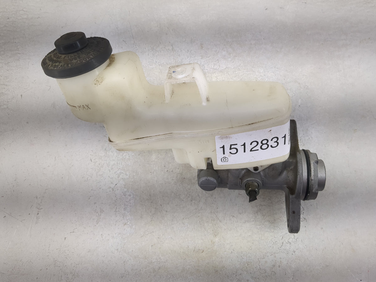 2014-2017 Toyota Camry Brake Master Cylinder 1512831 - Oemusedautoparts1.com
