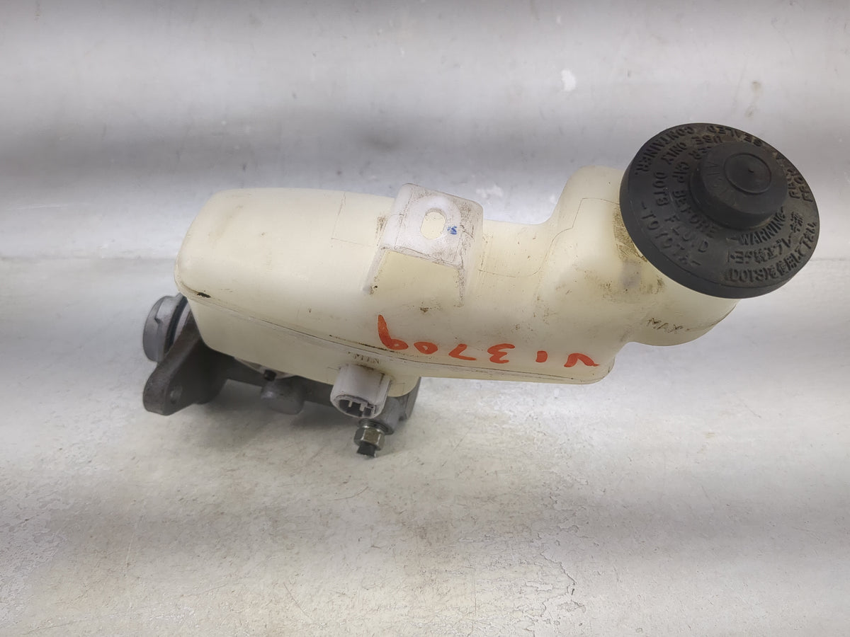 2014-2017 Toyota Camry Brake Master Cylinder 1512831 - Oemusedautoparts1.com