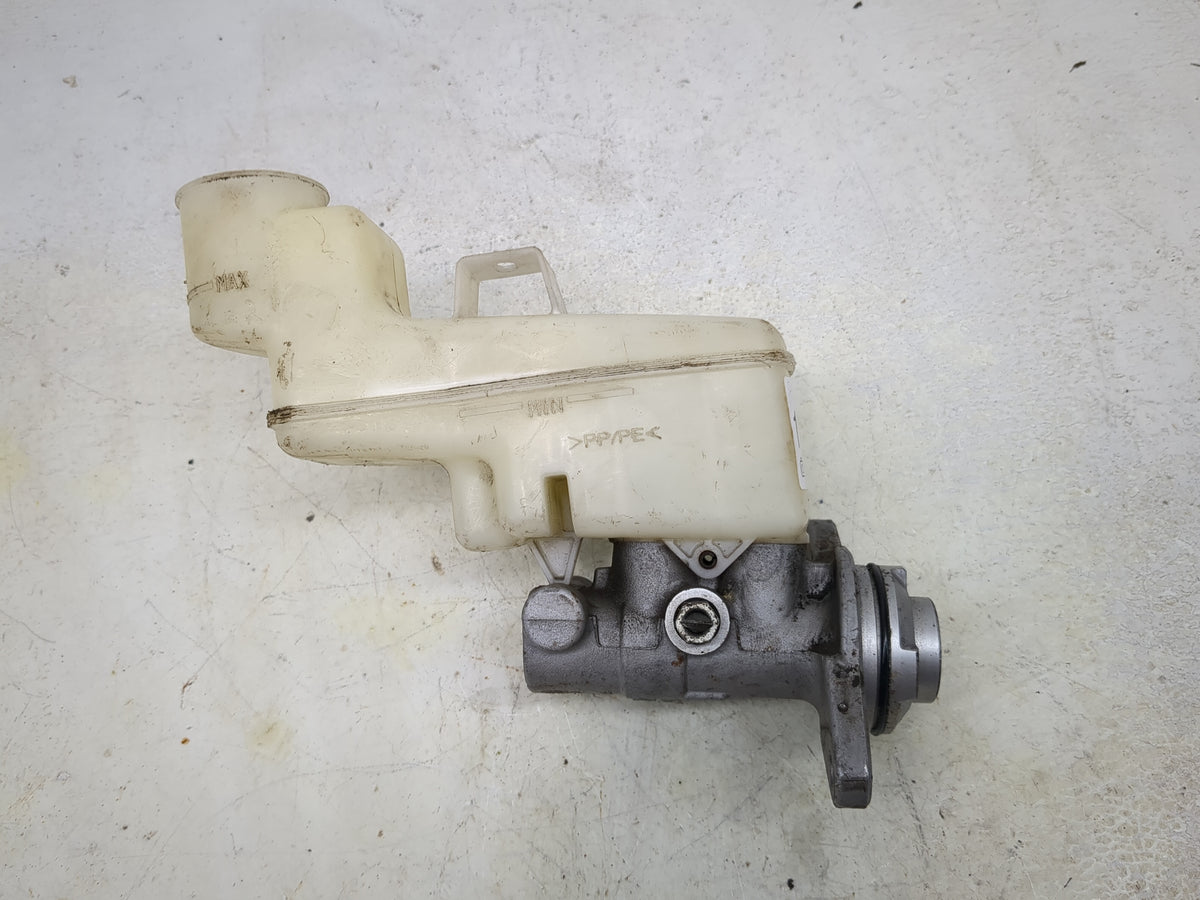 2014-2017 Toyota Camry Brake Master Cylinder 1513116 - Oemusedautoparts1.com