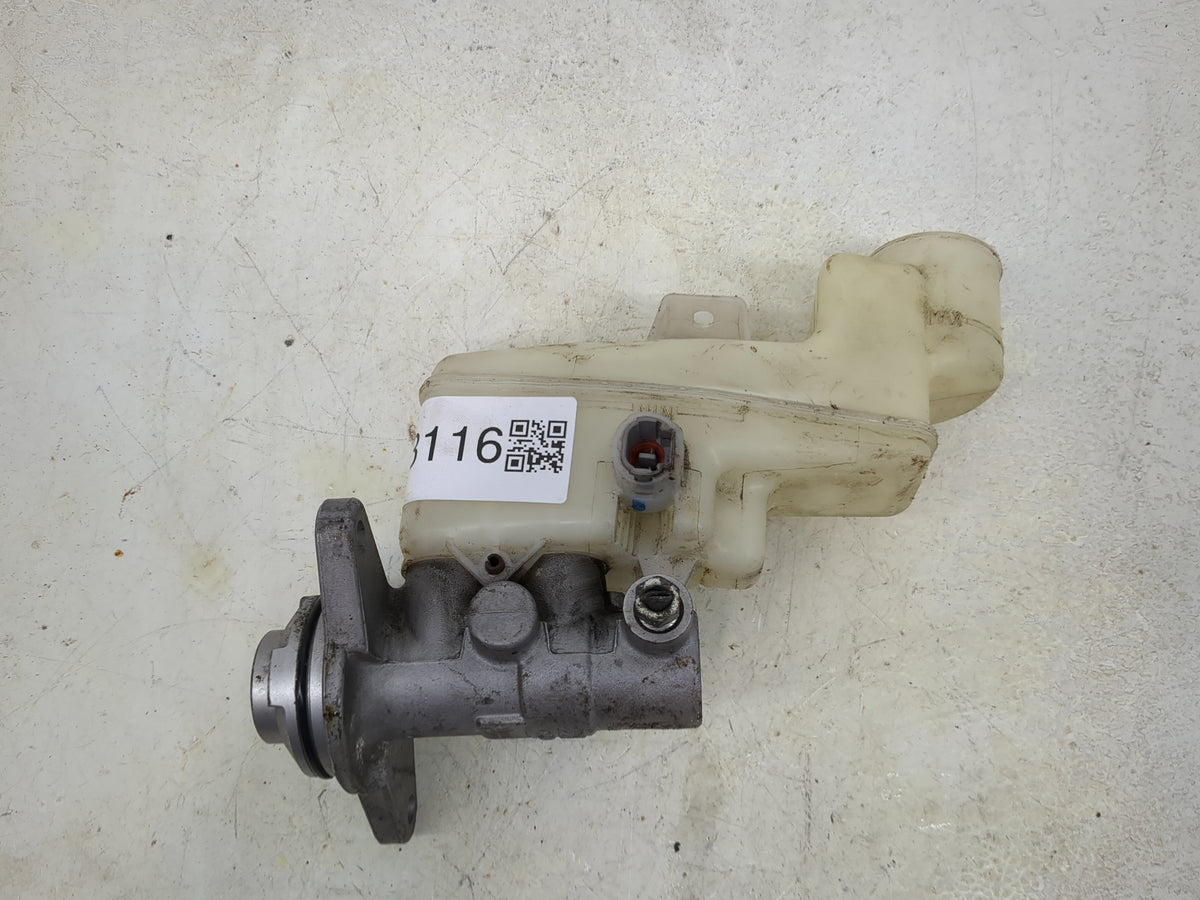 2014-2017 Toyota Camry Brake Master Cylinder 1513116 - Oemusedautoparts1.com