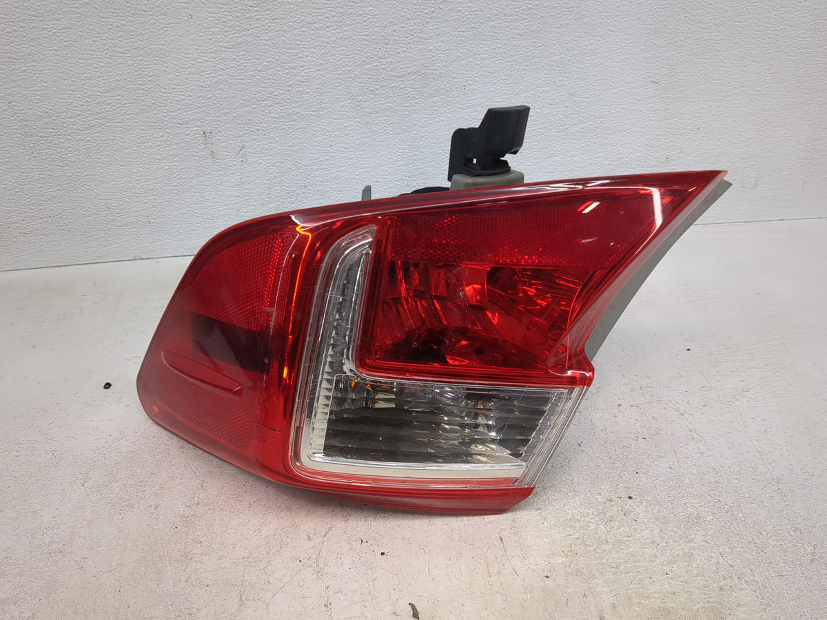 2012-2014 Toyota Camry Passenger Right Side Deck Lid Mounted Tail Light 1513704 - Oemusedautoparts1.com