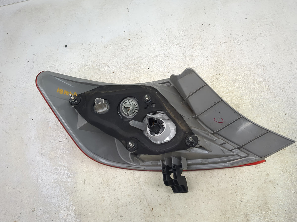 2012-2014 Toyota Camry Passenger Right Side Deck Lid Mounted Tail Light 1513704 - Oemusedautoparts1.com