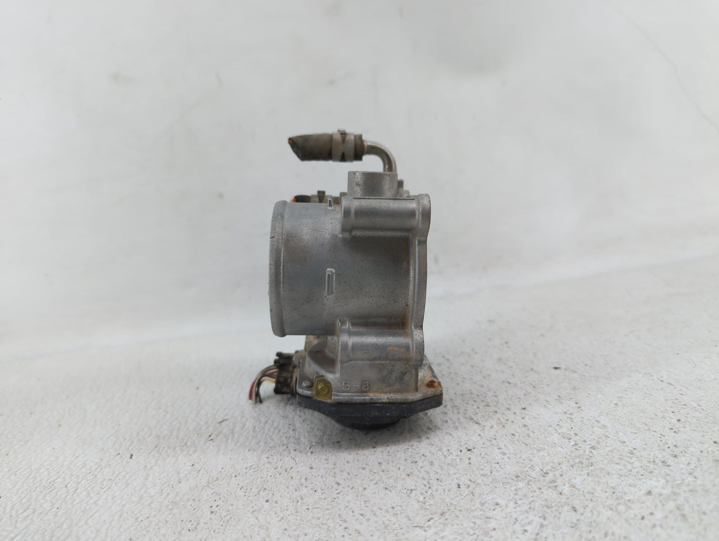 2012-2017 Toyota Camry Throttle Body P/N:22030-36020 Fits Fits 2012 2013 2014 2015 2016 2017 2018 2019 OEM Used Auto Parts -