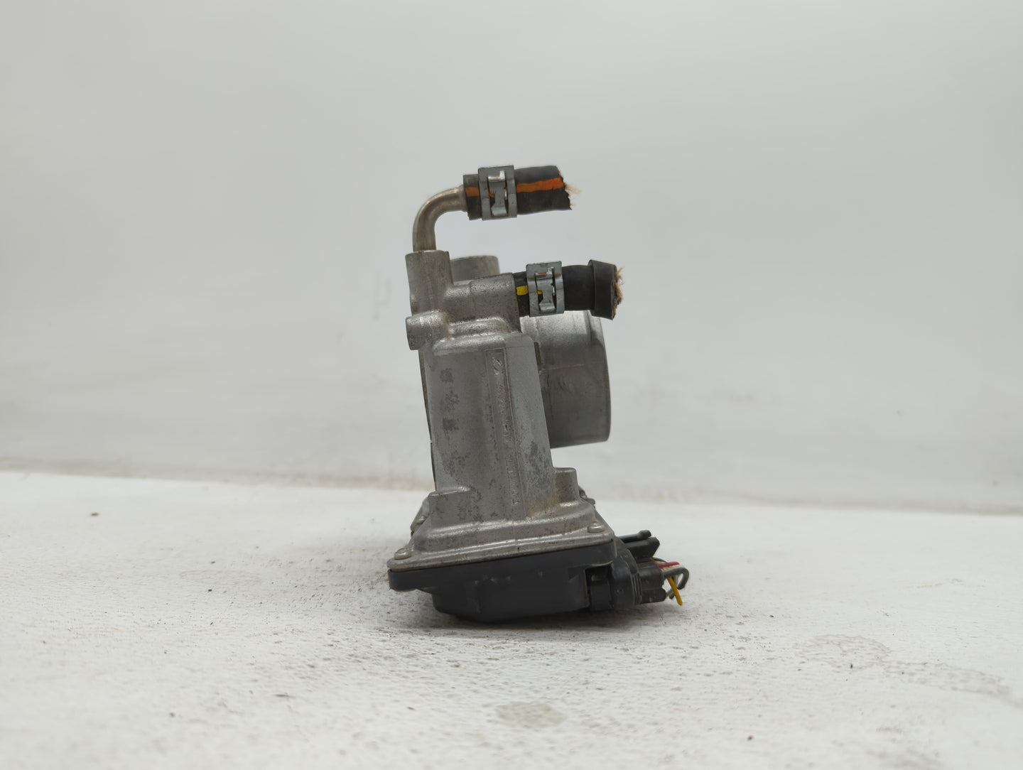 2012-2017 Toyota Camry Throttle Body P/N:22030-36020 Fits Fits 2012 2013 2014 2015 2016 2017 2018 2019 OEM Used Auto Parts -
