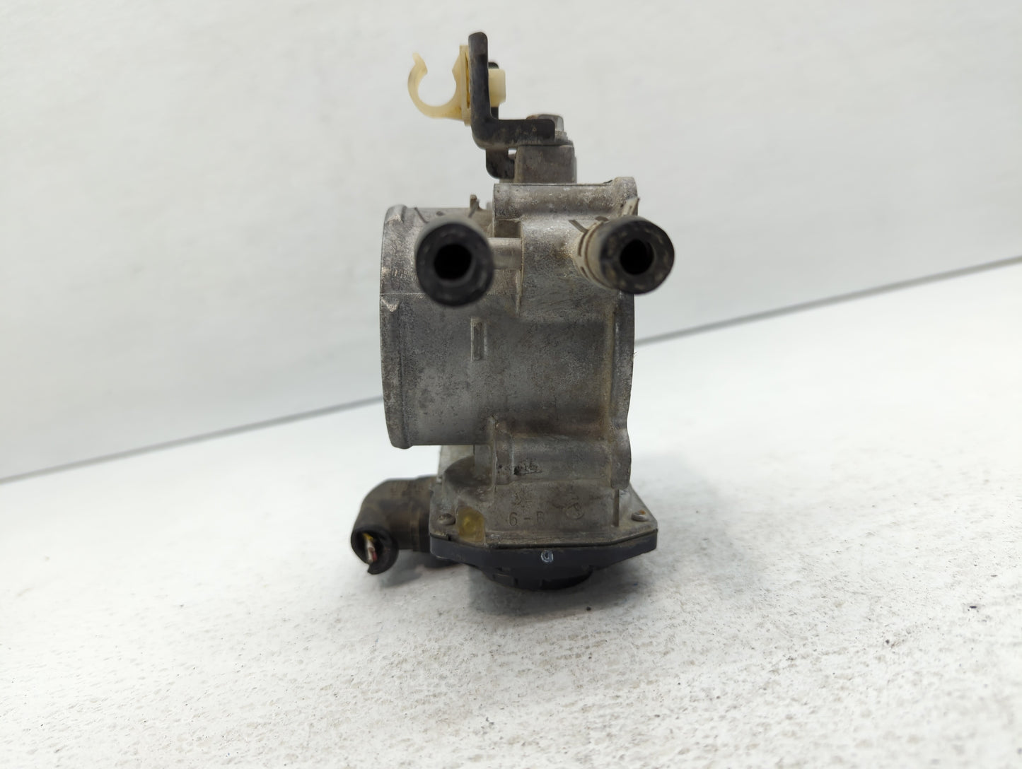 2010-2017 Toyota Camry Throttle Body P/N:22030-0V010 Fits Fits 2009 2010 2011 2012 2013 2014 2015 2016 2017 2018 2019 OEM Us