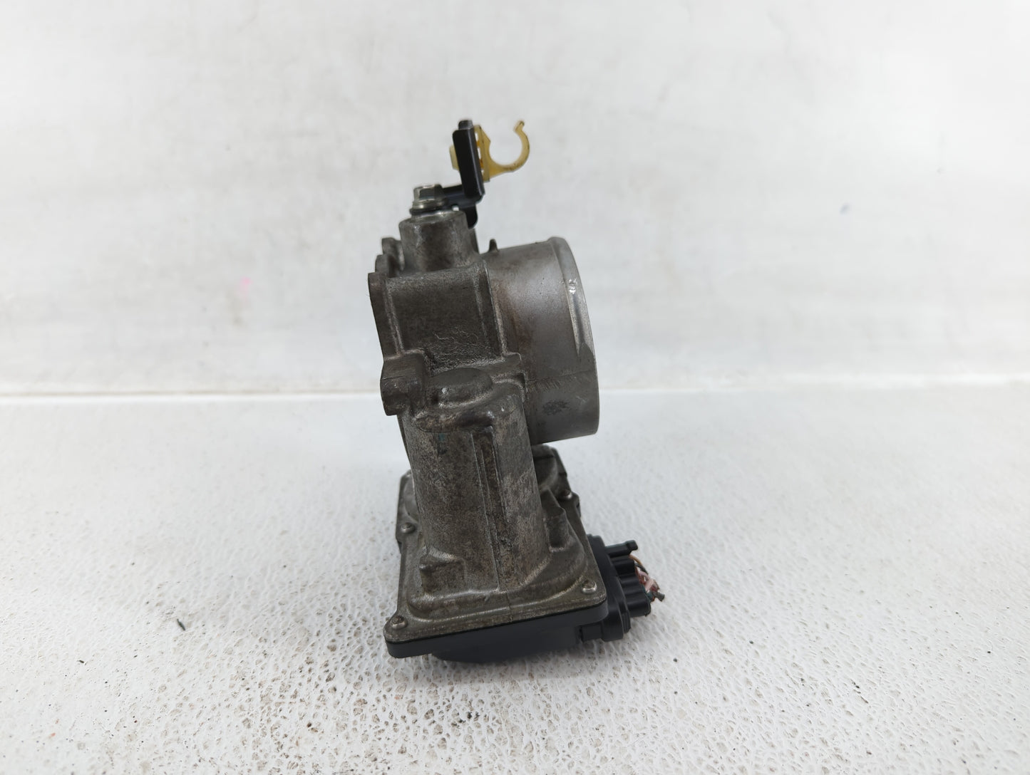 2010-2017 Toyota Camry Throttle Body P/N:22030-0V010 Fits Fits 2009 2010 2011 2012 2013 2014 2015 2016 2017 2018 2019 OEM Us