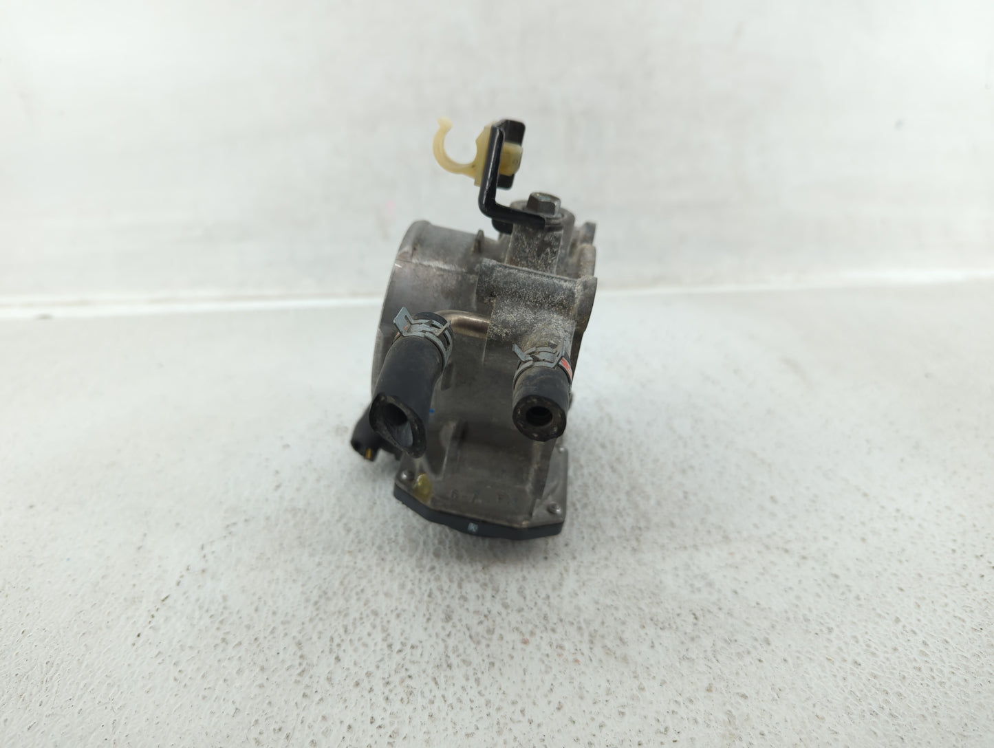 2010-2017 Toyota Camry Throttle Body P/N:22030-0V010 Fits Fits 2009 2010 2011 2012 2013 2014 2015 2016 2017 2018 2019 OEM Us