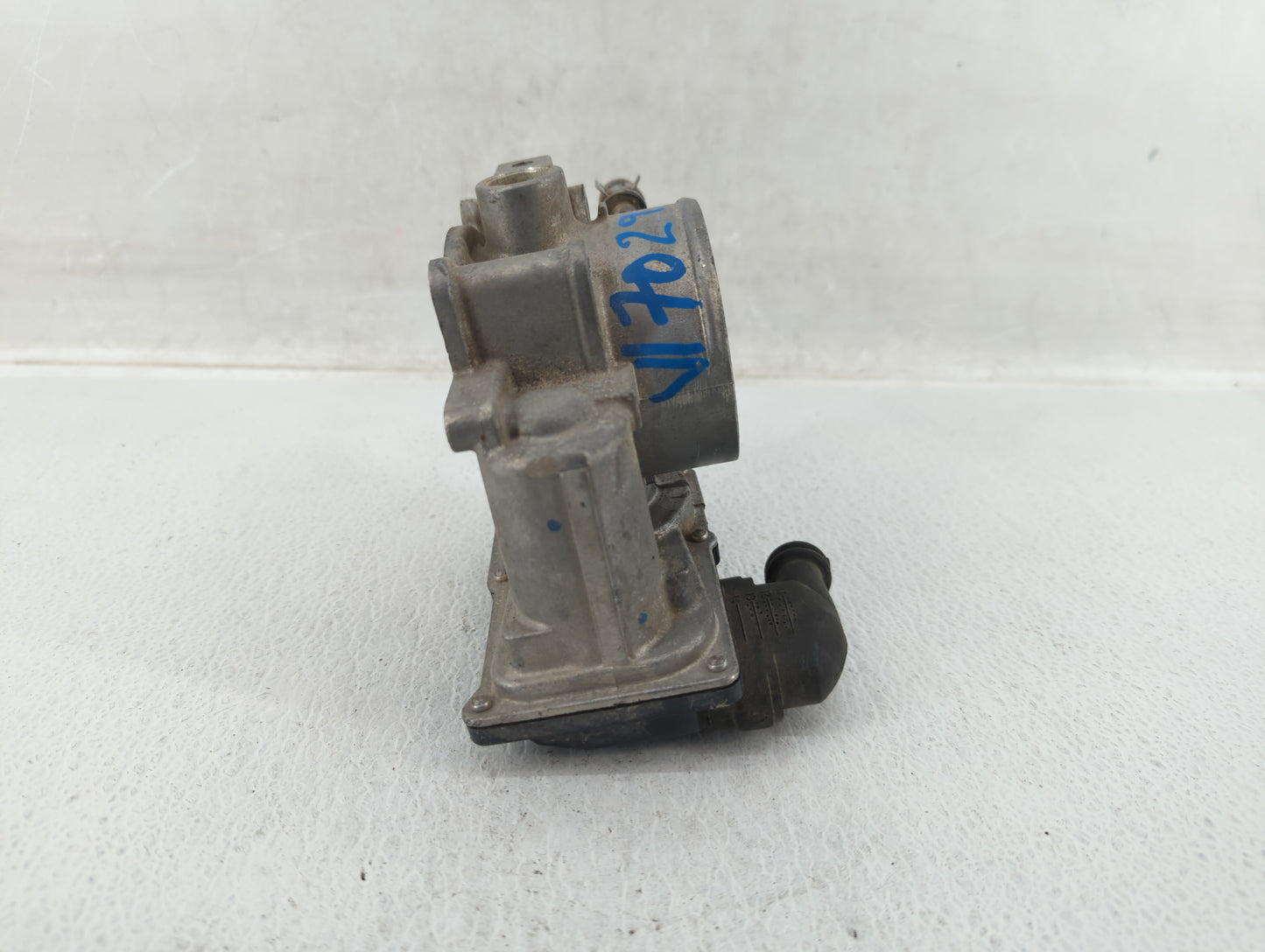 2010-2017 Toyota Camry Throttle Body P/N:22030-0V010 Fits Fits 2009 2010 2011 2012 2013 2014 2015 2016 2017 2018 2019 OEM Us