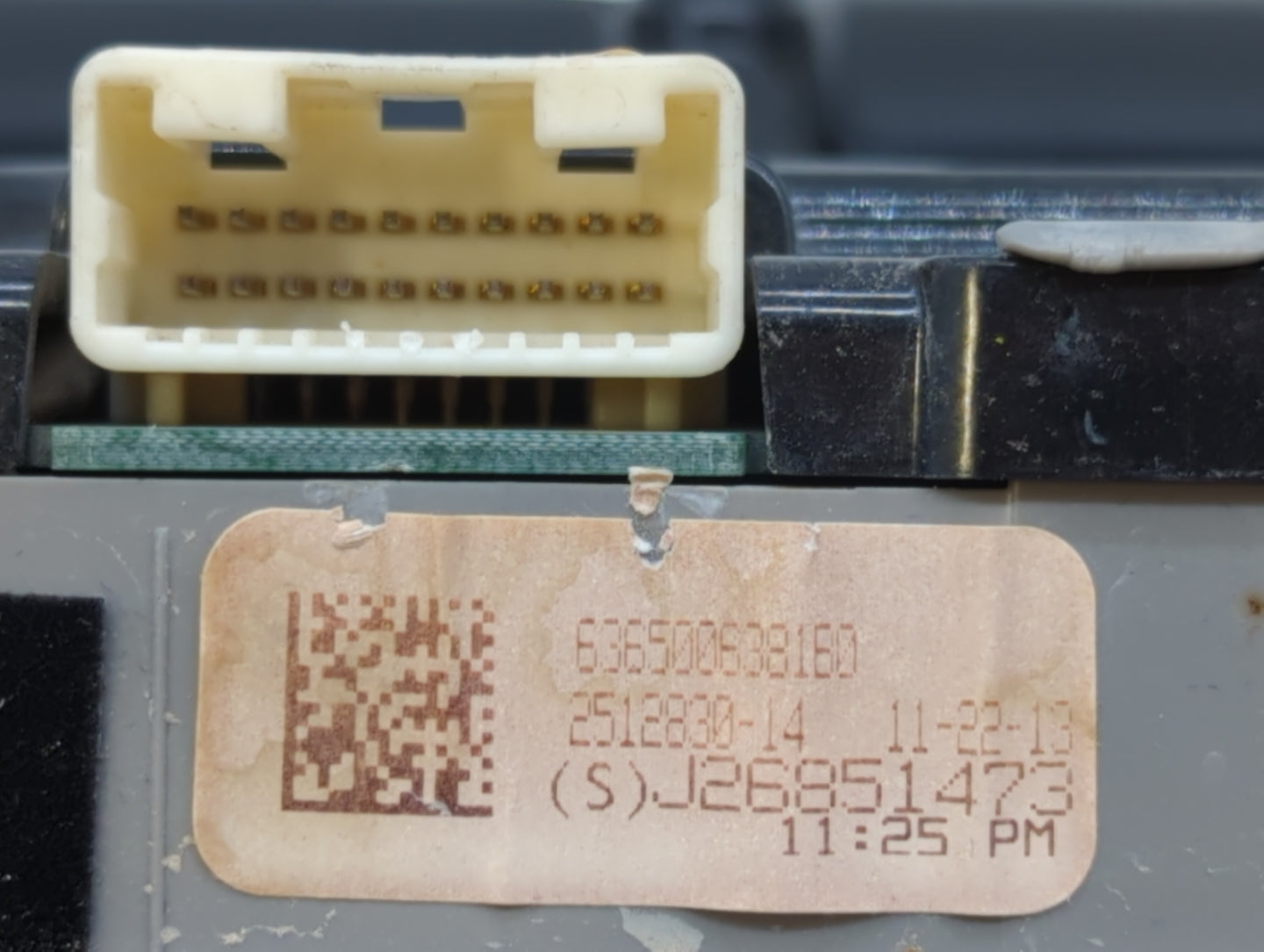 2014 Toyota Camry Overhead Roof Console - Oemusedautoparts1.com