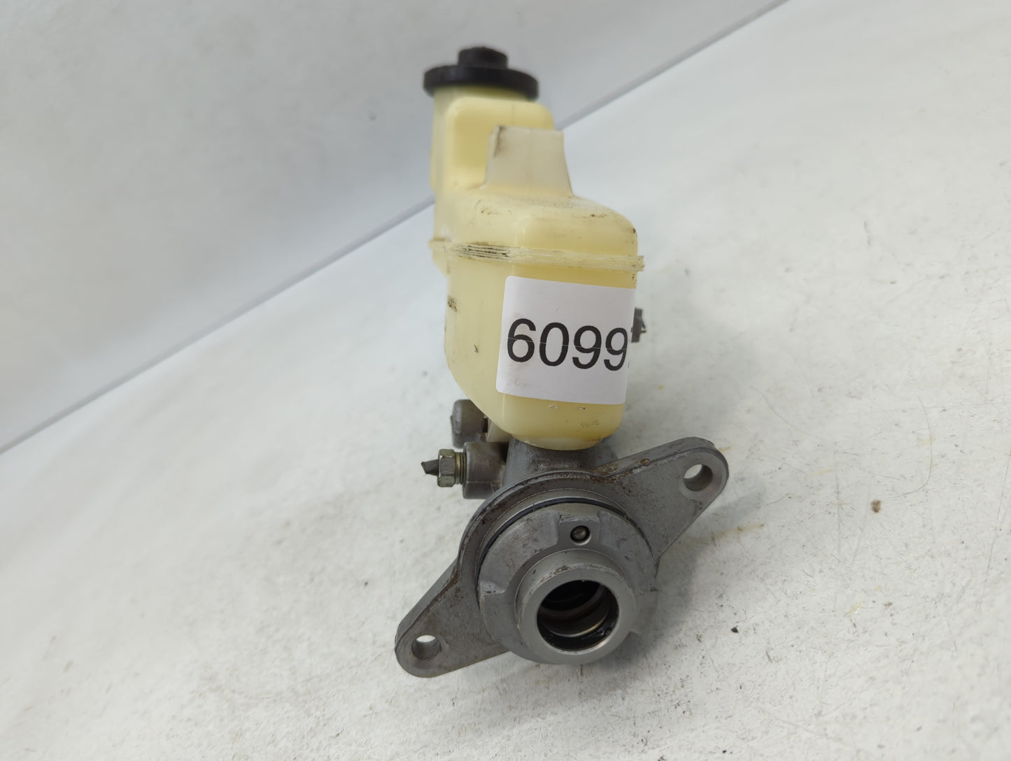 2014-2017 Toyota Camry Brake Master Cylinder - Oemusedautoparts1.com