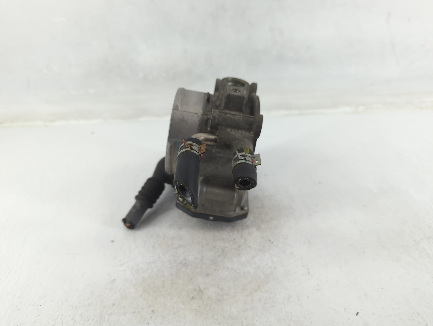 2010-2017 Toyota Camry Throttle Body P/N:22030-0V010 Fits Fits 2009 2010 2011 2012 2013 2014 2015 2016 2017 2018 2019 OEM Us